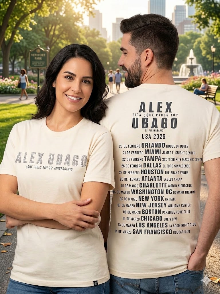 Pareja modelando la playera edición rhinestone color crema; la mujer muestra el diseño brillante frontal y el hombre la espalda con las fechas del tour.
