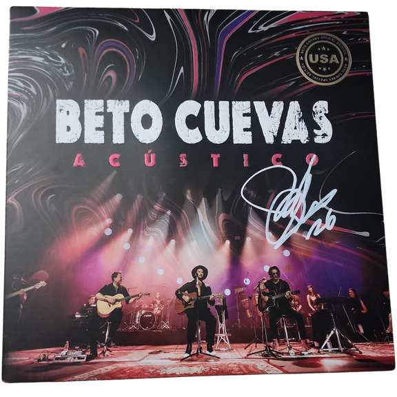 Portada del vinilo Beto Cuevas Acústico Edición Especial en color rojo, firmado y autografiado por el artista.