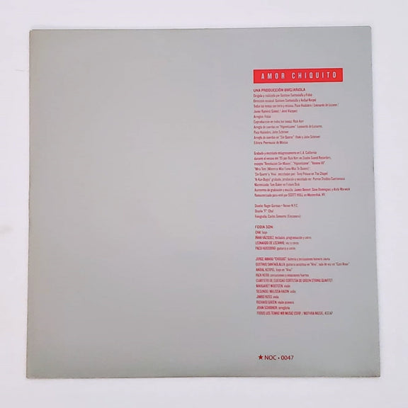 Fotografía del inserto original impreso en color blanco con el listado detallado y las letras de los temas incluidos en el álbum.