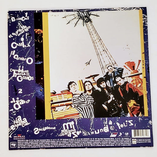Fotografía de la contraportada de la edición en vinilo de Mundo Feliz, detallando el listado de canciones y el diseño artístico de reverso.
