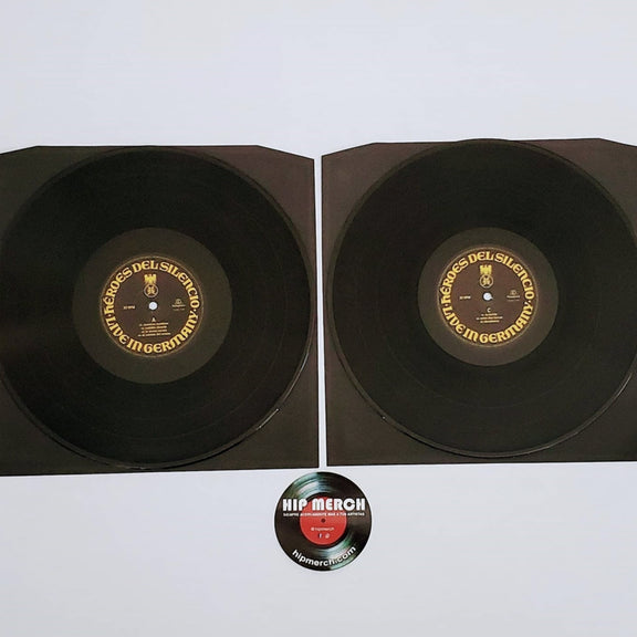 Fotografía que muestra las fundas interiores protectoras y los dos discos de vinilo negro correspondientes a la edición doble LP de colección de Live In Germany.