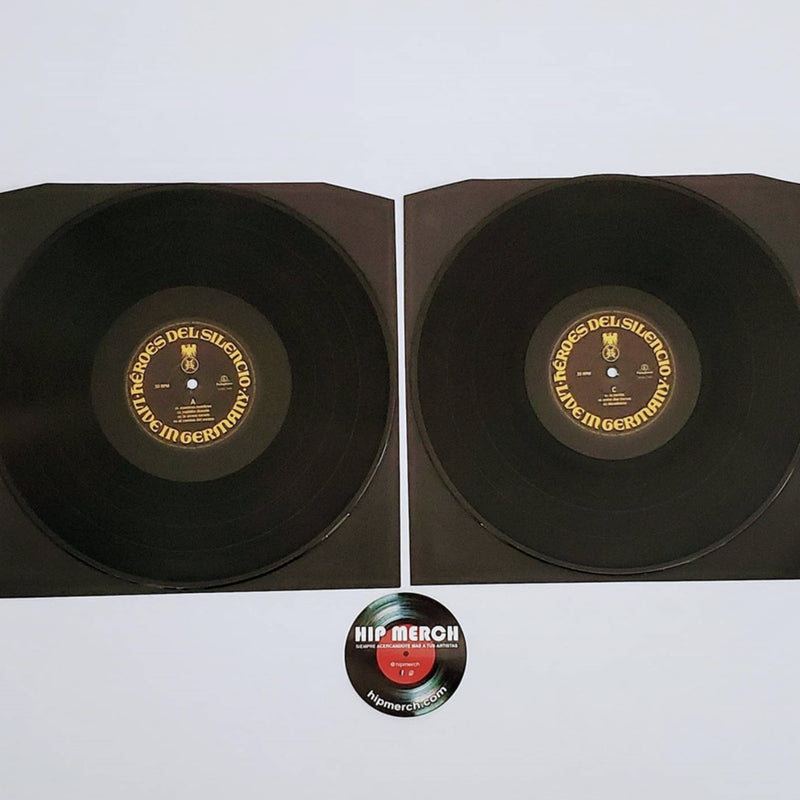 Fotografía que muestra las fundas interiores protectoras y los dos discos de vinilo negro correspondientes a la edición doble LP de colección de Live In Germany.